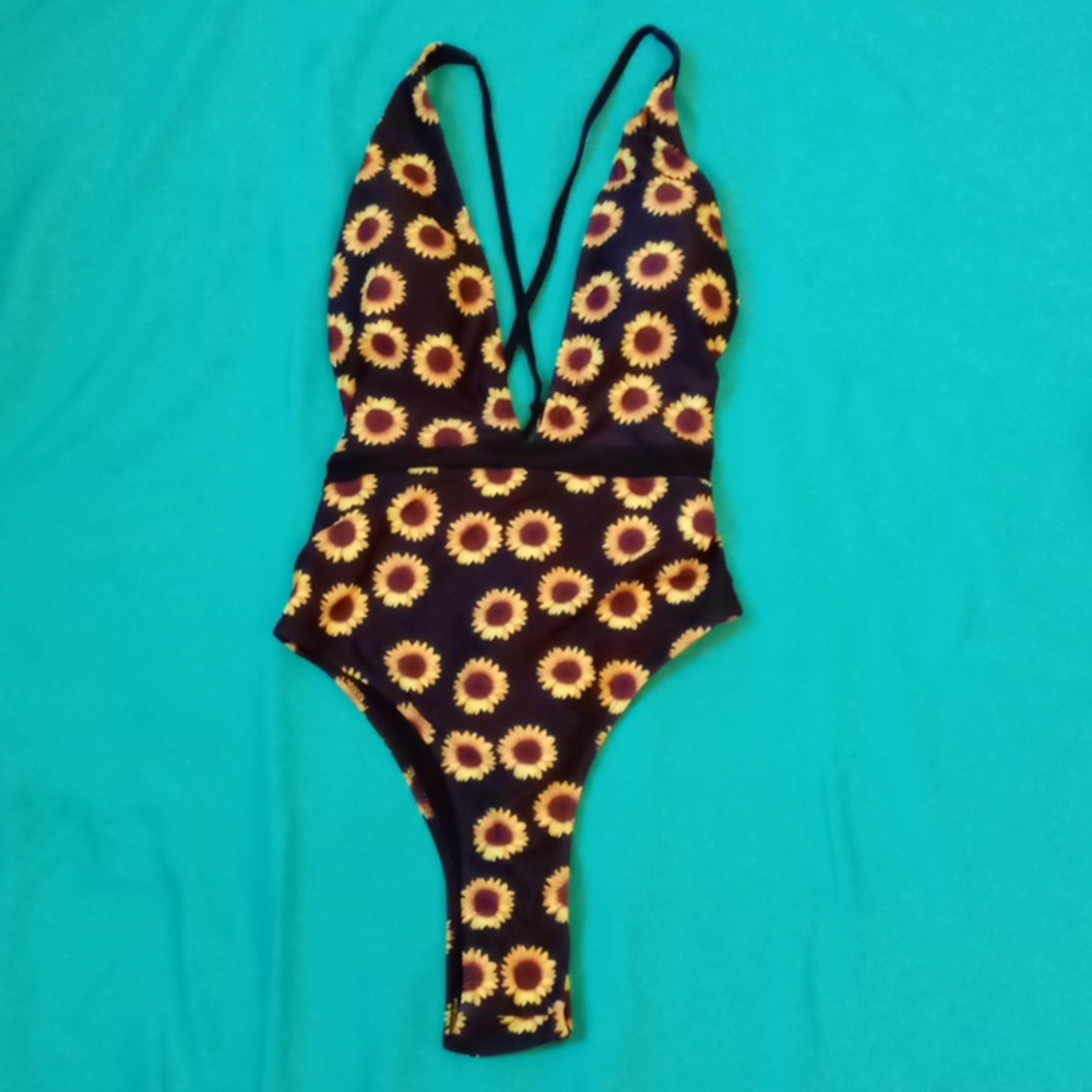 CACELIN SUNFLOWER ONE PIECE SWIM SUIT, SIZE MEDIUM